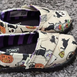 Halloween Themed Toms . Velco Strap  NWOT.